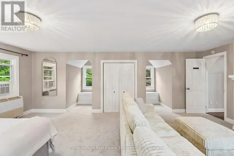 1 Stonebury Place Hamilton ON L8B 0Z1