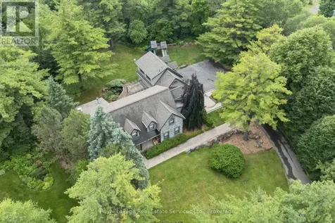 1 Stonebury Place Hamilton ON L8B 0Z1