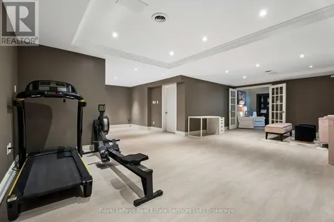 1 Stonebury Place Hamilton ON L8B 0Z1