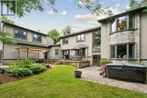1 Stonebury Place Hamilton ON L8B 0Z1