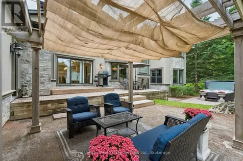 1 Stonebury Place Hamilton ON L8B 0Z1