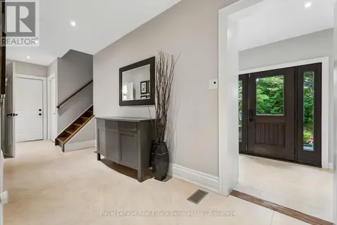 1 Stonebury Place Hamilton ON L8B 0Z1
