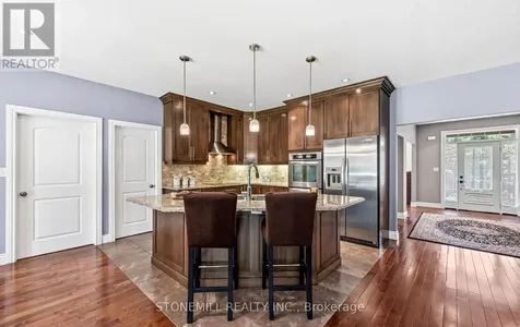 868 Eastdale Drive Wasaga Beach ON L9Z 2R2