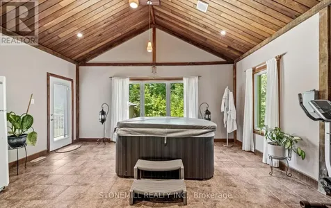 868 Eastdale Drive Wasaga Beach ON L9Z 2R2