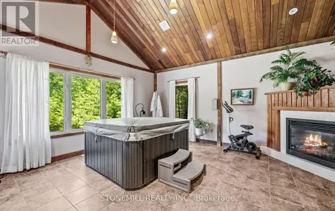 868 Eastdale Drive Wasaga Beach ON L9Z 2R2