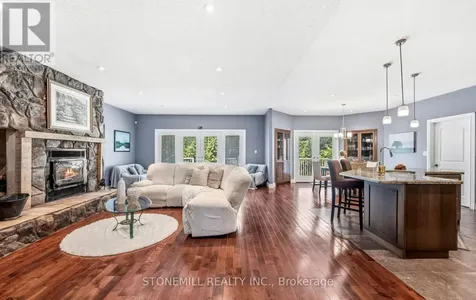868 Eastdale Drive Wasaga Beach ON L9Z 2R2