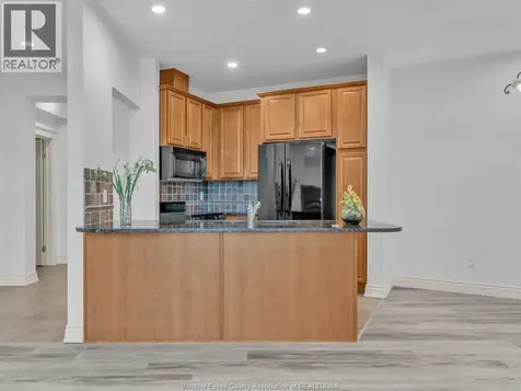 1225 Riverside Windsor ON N9A 0A2