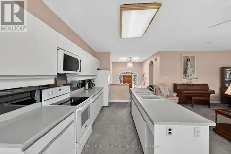 319 Old Mosley Street Wasaga Beach ON L9Z 2S2