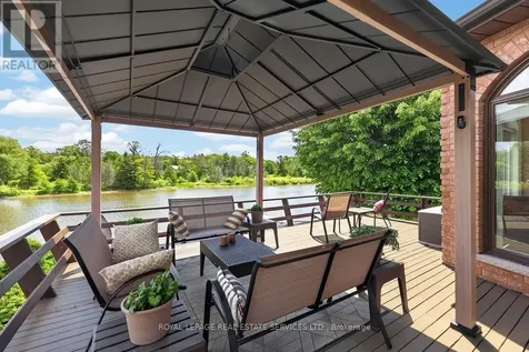 319 Old Mosley Street Wasaga Beach ON L9Z 2S2