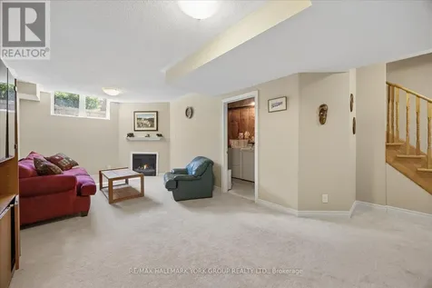 87 Courtland Crescent East Gwillimbury ON L9N 0B1