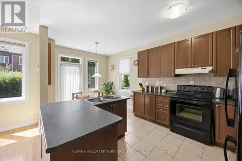 87 Courtland Crescent East Gwillimbury ON L9N 0B1