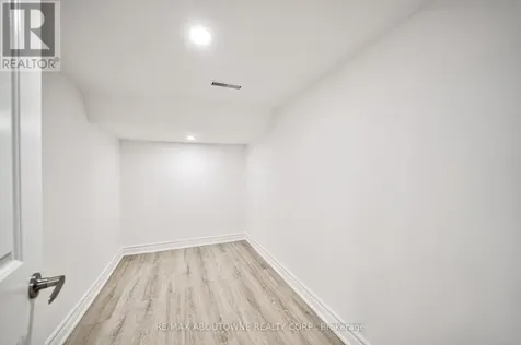 4395 Longmoor Drive Burlington (shoreacres) ON L7L 1X8