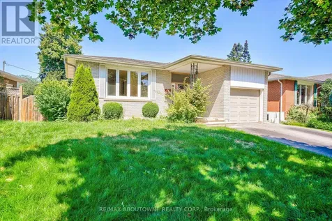 4395 Longmoor Drive Burlington (shoreacres) ON L7L 1X8
