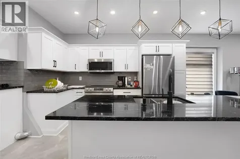 1059 Elsmere Avenue Windsor ON N9A 2B1