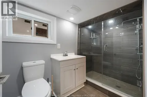 1059 Elsmere Avenue Windsor ON N9A 2B1