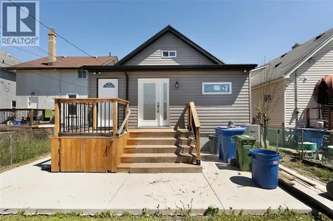 1059 Elsmere Avenue Windsor ON N9A 2B1