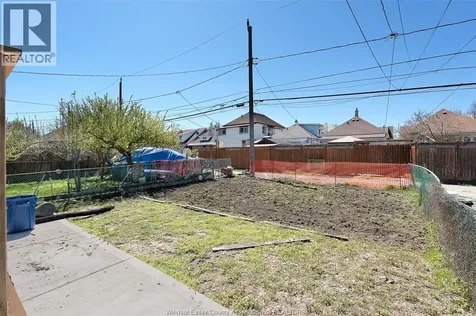 1059 Elsmere Avenue Windsor ON N9A 2B1