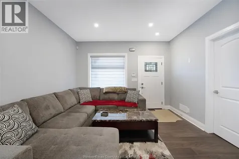 1059 Elsmere Avenue Windsor ON N9A 2B1