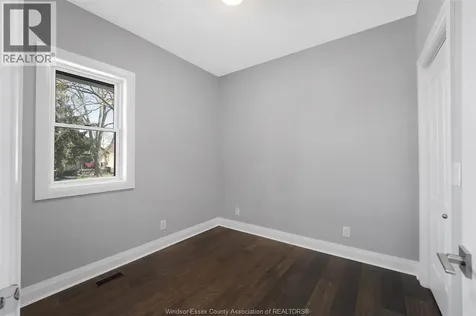1059 Elsmere Avenue Windsor ON N9A 2B1