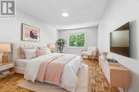 2202 Orient Park Drive Ottawa ON K1B 4W2