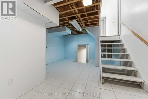 2202 Orient Park Drive Ottawa ON K1B 4W2