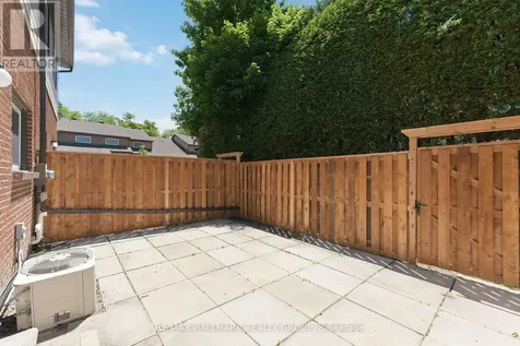 2202 Orient Park Drive Ottawa ON K1B 4W2