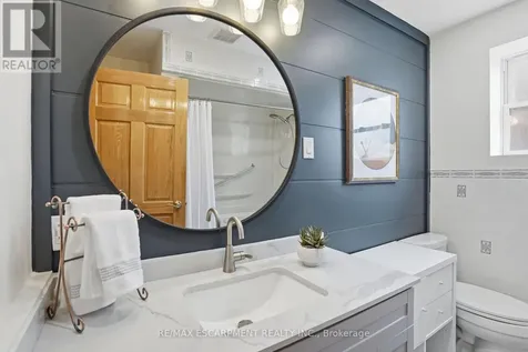17 Tuxedo Avenue South Hamilton (delta) ON L8K 2R7