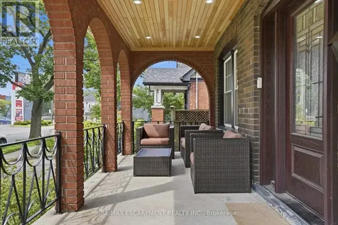 17 Tuxedo Avenue South Hamilton (delta) ON L8K 2R7
