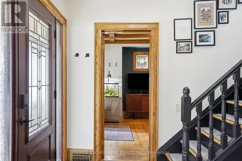 17 Tuxedo Avenue South Hamilton (delta) ON L8K 2R7