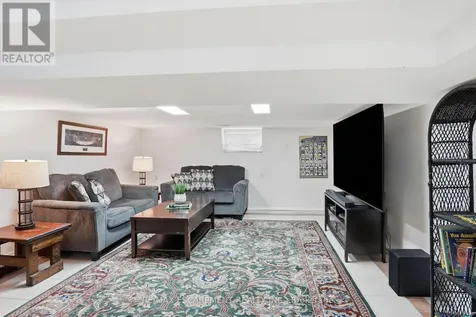 17 Tuxedo Avenue South Hamilton (delta) ON L8K 2R7