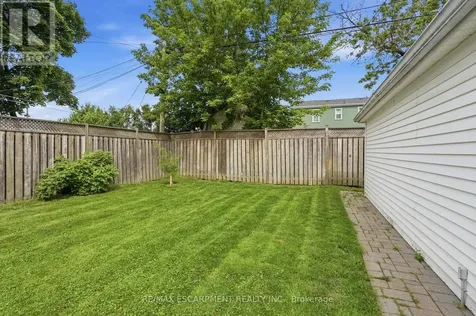 17 Tuxedo Avenue South Hamilton (delta) ON L8K 2R7
