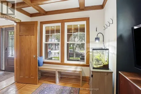 17 Tuxedo Avenue South Hamilton (delta) ON L8K 2R7