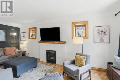 17 Tuxedo Avenue South Hamilton (delta) ON L8K 2R7