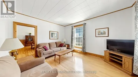 11 Marietta Street Uxbridge ON L9P 1K7