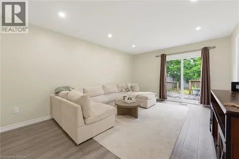 125 Whitlaw Way Paris ON N3L 4C9