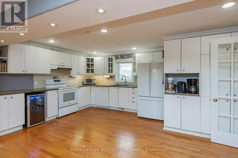 12 Valley View Drive East Powassan ON P0H 1Z0