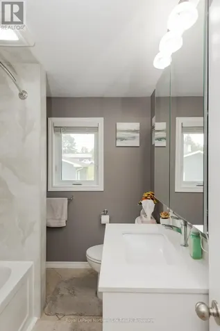 12 Valley View Drive East Powassan ON P0H 1Z0