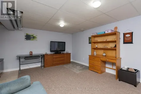 12 Valley View Drive East Powassan ON P0H 1Z0