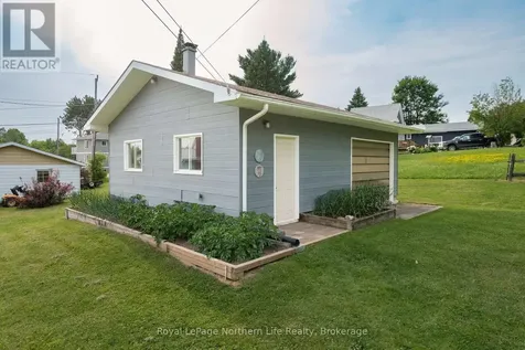 12 Valley View Drive East Powassan ON P0H 1Z0