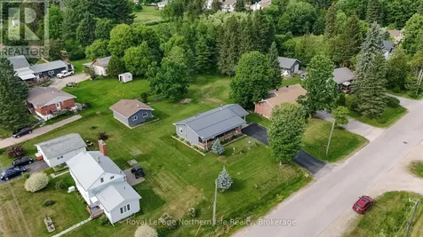 12 Valley View Drive East Powassan ON P0H 1Z0