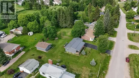 12 Valley View Drive East Powassan ON P0H 1Z0