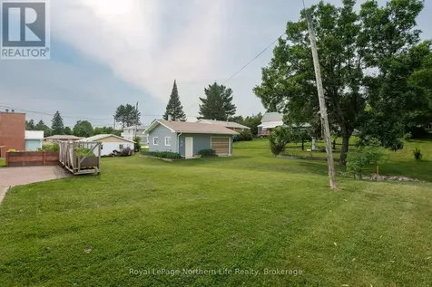 12 Valley View Drive East Powassan ON P0H 1Z0