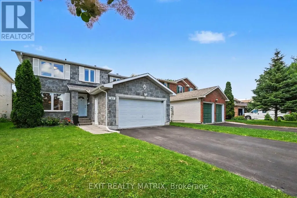 627 Chenier Way Ottawa ON K4A 1R5