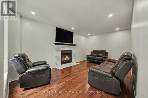 627 Chenier Way Ottawa ON K4A 1R5