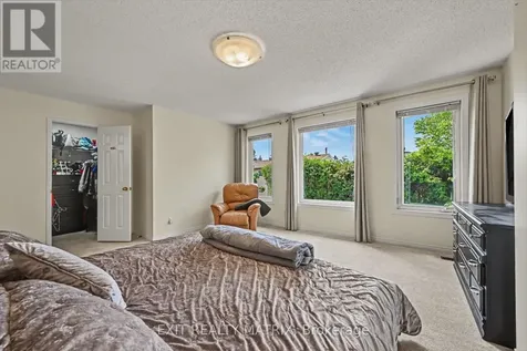 627 Chenier Way Ottawa ON K4A 1R5