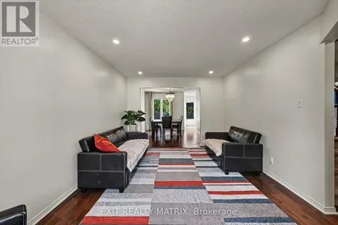 627 Chenier Way Ottawa ON K4A 1R5