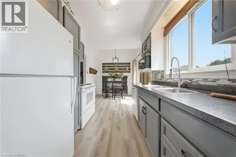 33 Hallmark Street Brantford ON N3P 1A6