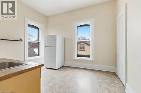 74 Pearl Street Brantford ON N3T 3N7