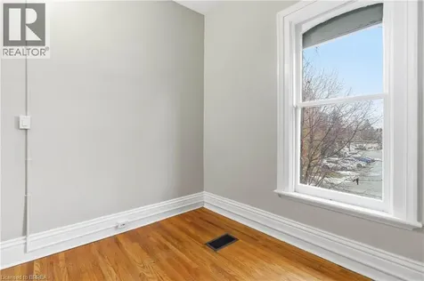 74 Pearl Street Brantford ON N3T 3N7