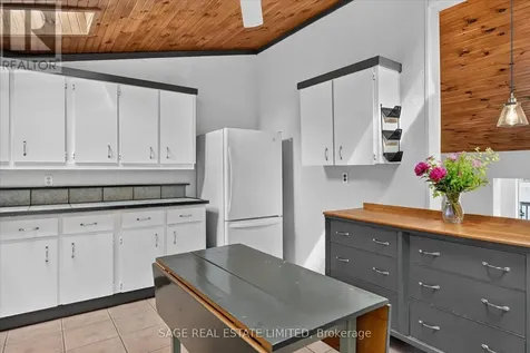 1756 Gordon Fitzgerald Lane Selwyn ON K0L 2H0